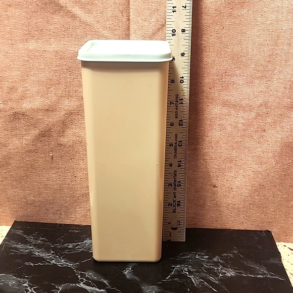 SALE! Tupperware Cheese Block Keeper - Picture 4 of 4